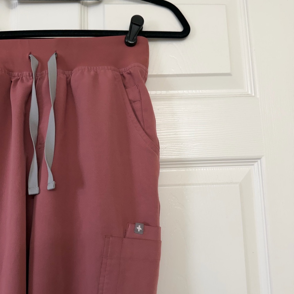 FIGS High Waisted Yola Skinny Scrub Pants | Size XS Petite - Picture 5 of 9